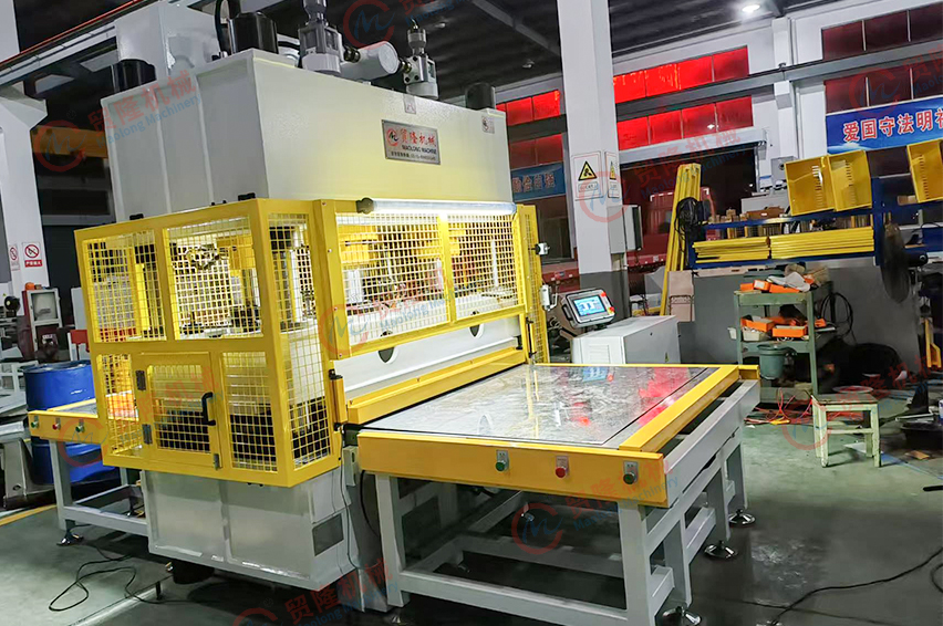 长沙汽车座椅背板蜂窝板封边成型裁切机