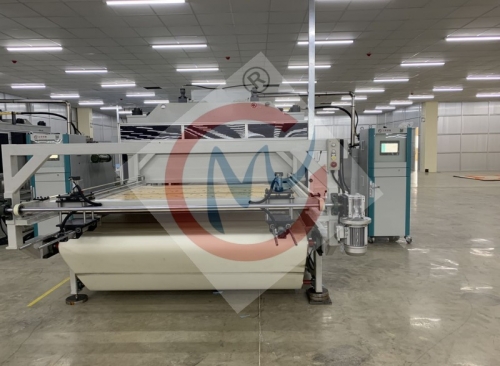 华体会官方版网站登录入口 医用PE手术衣一次成型裁切机